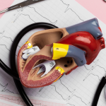 ¿Qué es la comunicación auriculoventricular (CAV)?